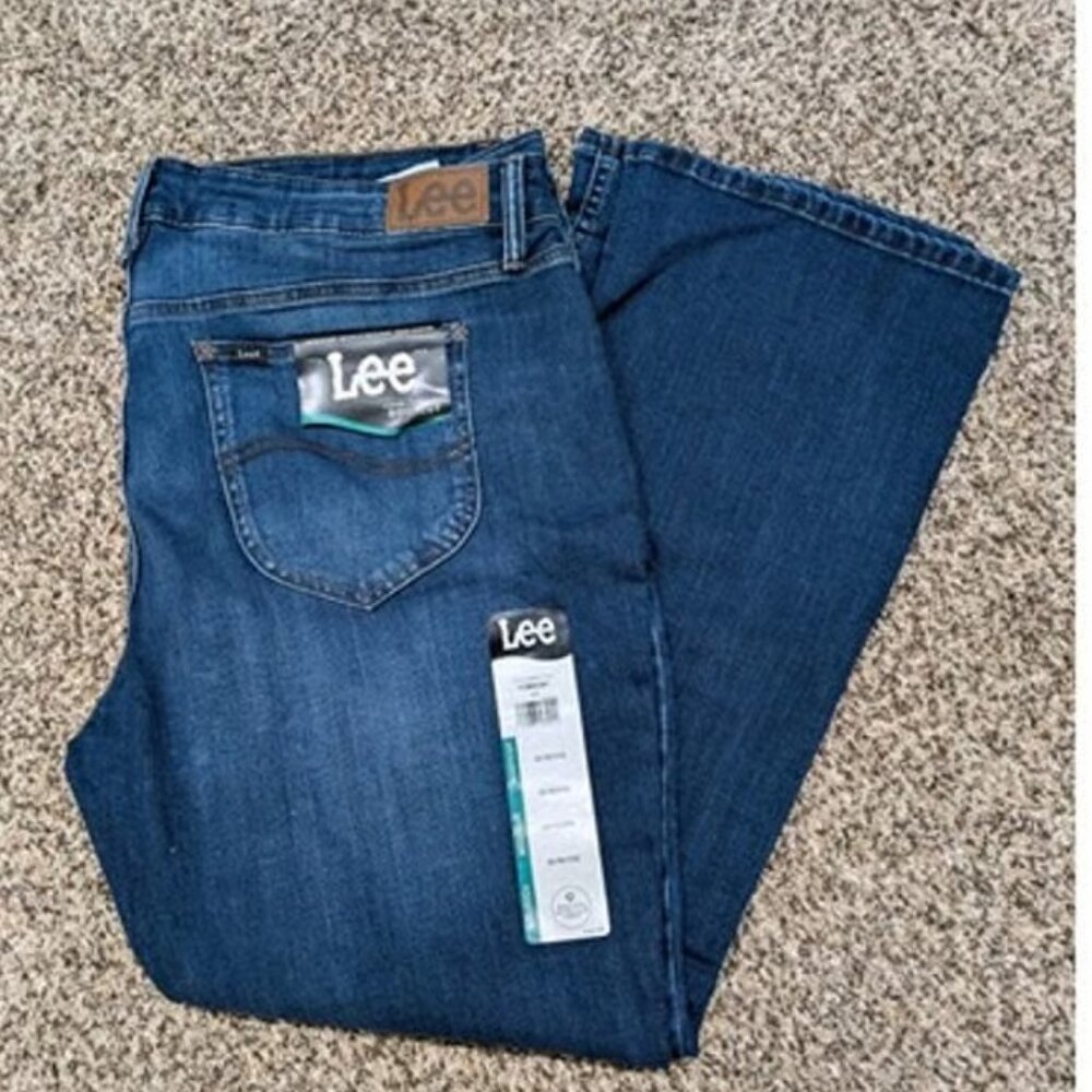 NWT Women's LEE Legendary Mid Rise Reg. Fit Bootcut Jean Pant Size 20P MSRP: $41